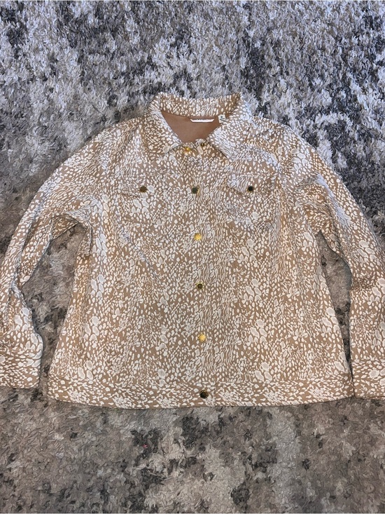Isaac Mizrahi Tops - Isaac Mizrahi Beige and White animal Print Jacket woman’s size 1X